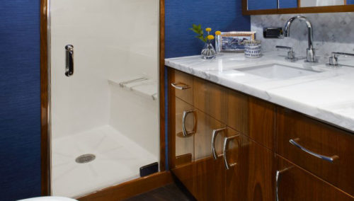 Hatteras GT70