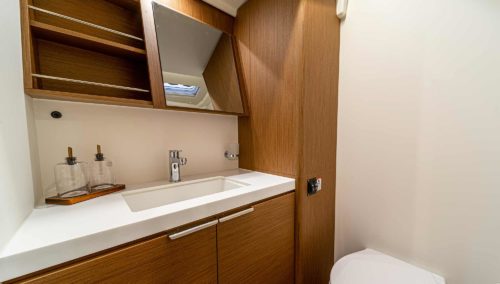 Beneteau Oceanis Yacht 54