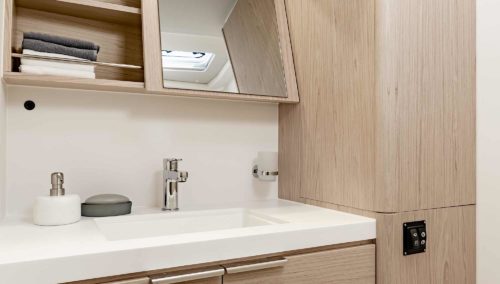 Beneteau Oceanis Yacht 54