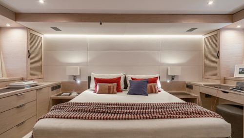 BENTEAU Grand Trawler 62 Master Suite