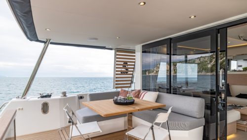 BENTEAU Grand Trawler 62 Cockpit View