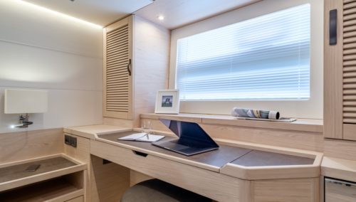BENTEAU Grand Trawler 62_Master Suite Desk