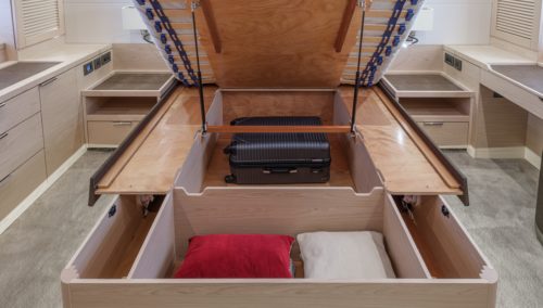 BENTEAU Grand Trawler 62 Suite Storage under bed