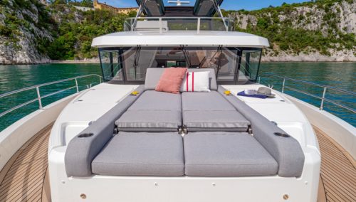 BENTEAU Grand Trawler 62 Sunpad