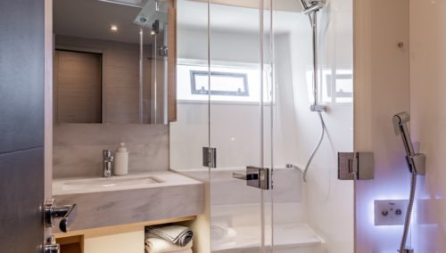 BENTEAU Grand Trawler 62 head