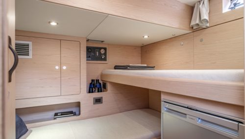 BENTEAU Grand Trawler 62 Skipper Cabin