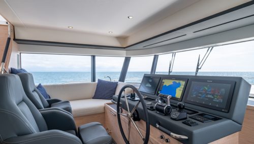 BENTEAU Grand Trawler 62 Helm