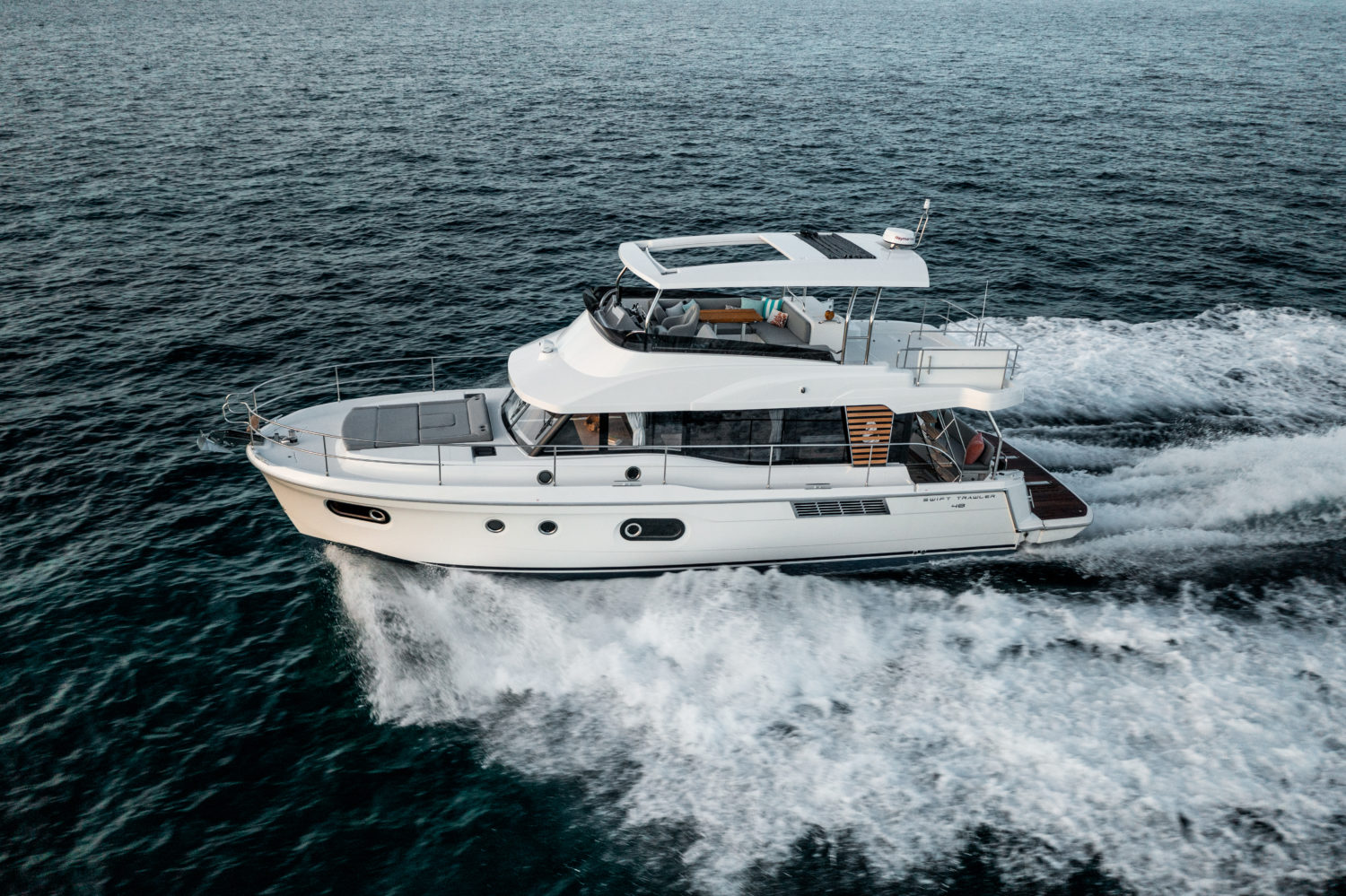 BENETEAU Swift Trawler 48 Exterior
