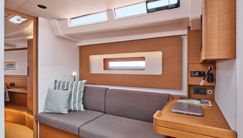 BENETEAU First 44 Interior