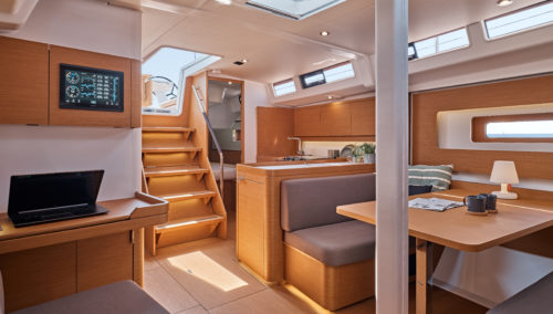 BENETEAU First 44 Interior